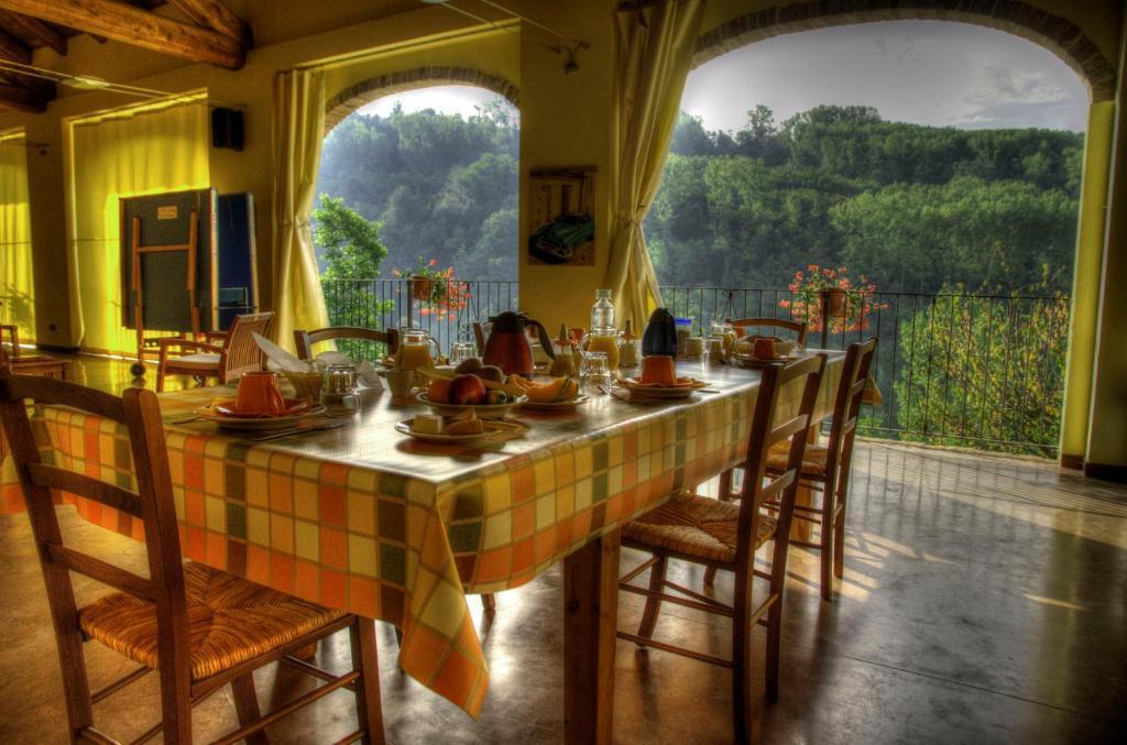 B&B Il Sole Delle Rive Sinio Bagian luar foto