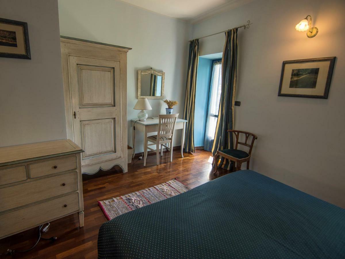 B&B Il Sole Delle Rive Sinio Bagian luar foto